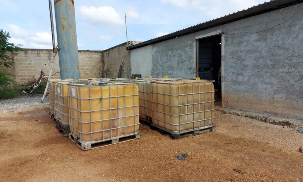 Encuentran más de 36 mil litros de huachicol en Umán