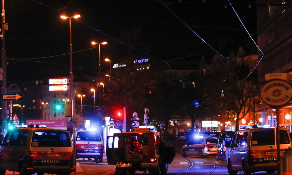 Ataque terrorista deja muertos y heridos en Viena