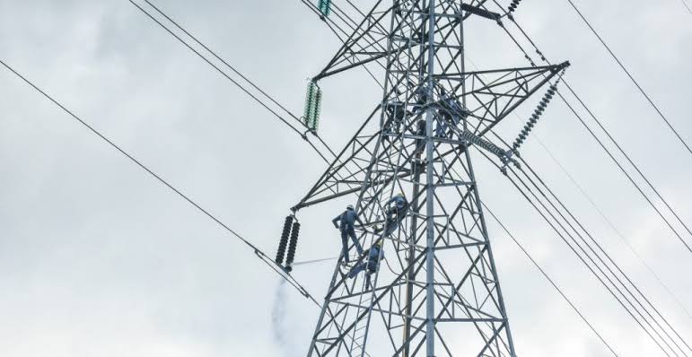 Juez emite suspensión provisional a la Ley de la Industria Eléctrica de AMLO