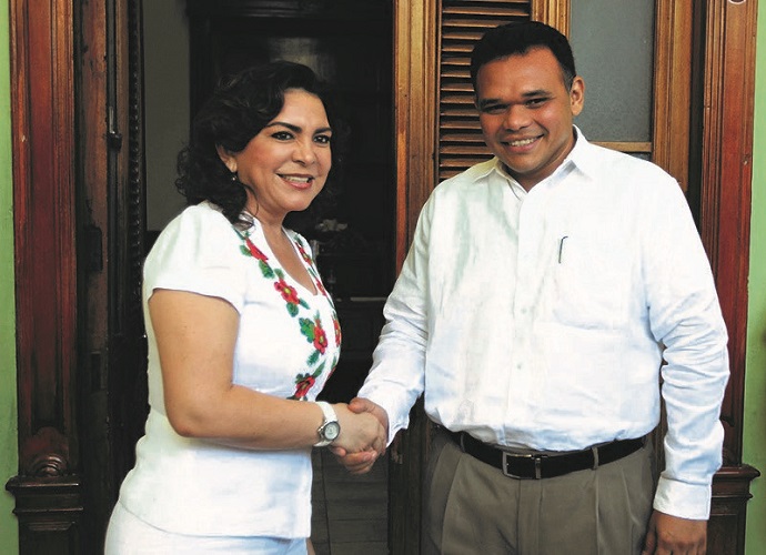 Ivonne Ortega culpa a Zapata Bello por abandono del hospital de Ticul