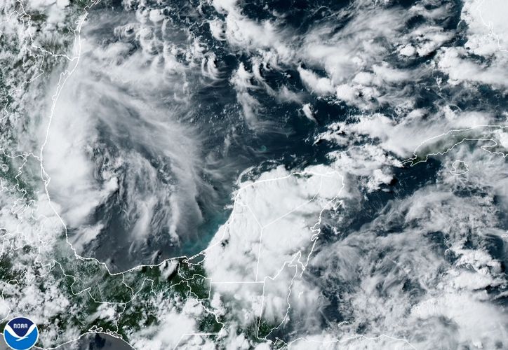 Fenómeno con desplazamiento a Yucatán tiene 40% de posibilidad de convertirse en ciclón