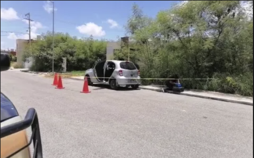 Auto abandonado en Mérida estaría involucrado en un robo millonario