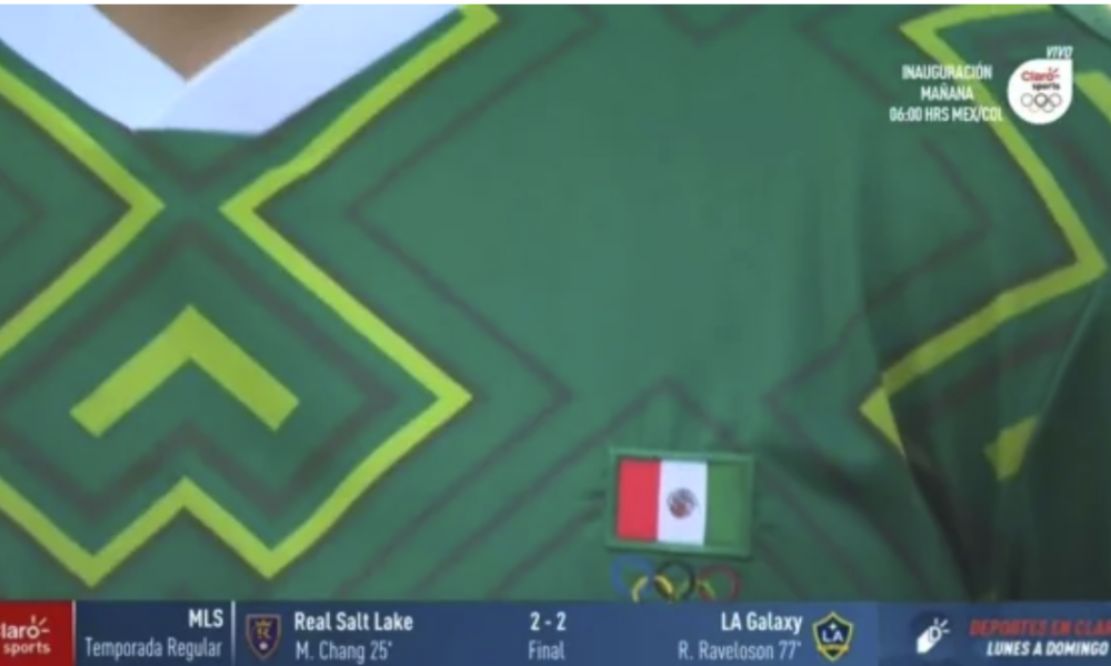 Bordan de cabeza la bandera de México en el uniforme de la selección