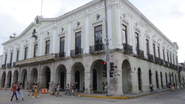 Gobierno del estado actual supera en deuda a la administración de Ivonne Ortega Pacheco