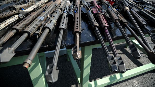 México demanda a 11 compañías en Estados Unidos por facilitar el tráfico de armas