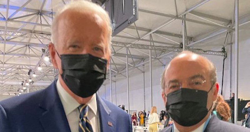 Calderón presume foto con Joe Biden en Glasgow