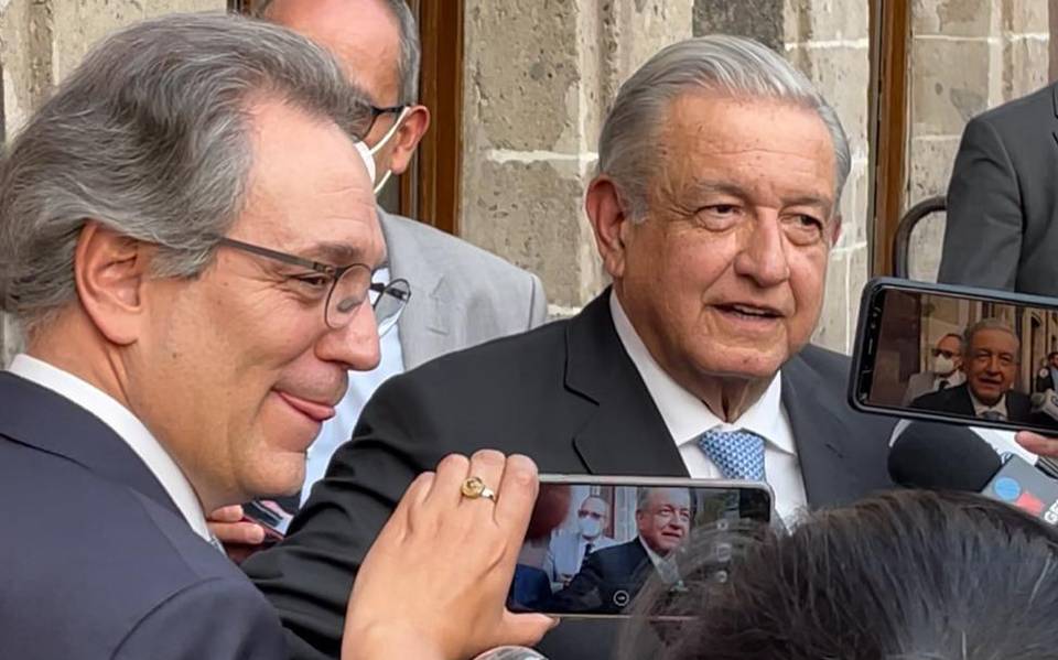 Se abusaba en sector eléctrico: AMLO a empresarios