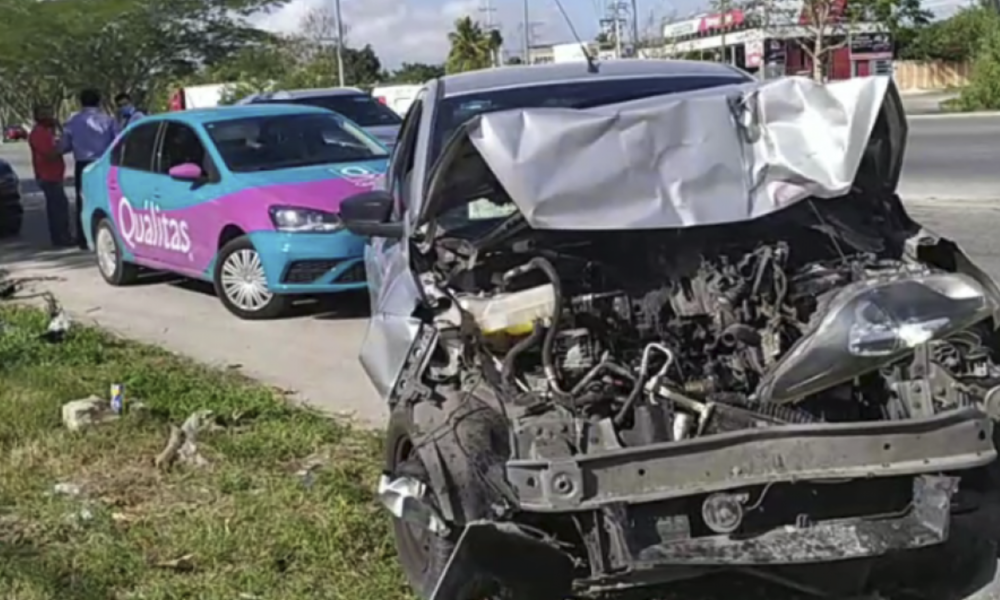 Auto termina casi destrozado por encontronazo sobre anillo periférico