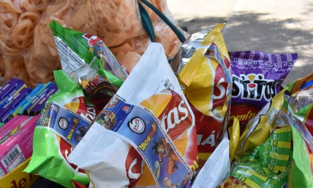 Nuevo dictamen prohibe la venta de comida chatarra en escuelas