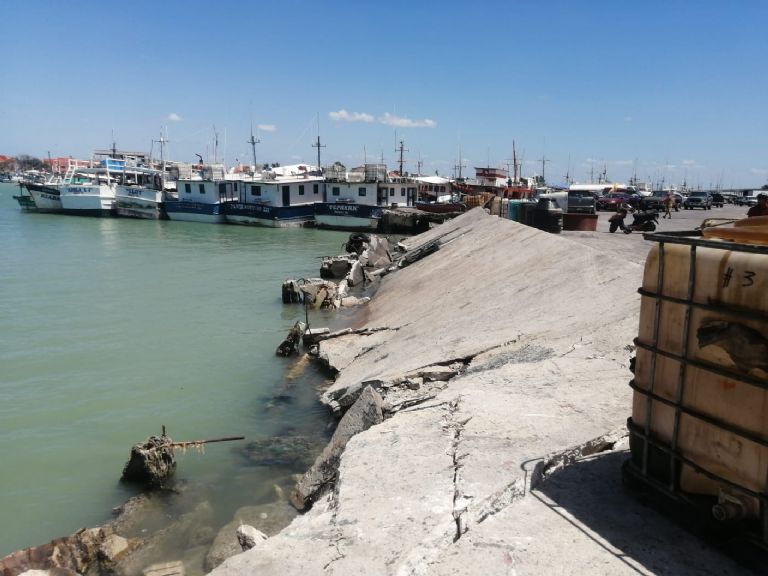 Colapsa 50 metros del muelle de Yucalpetén, no se descartan más daños