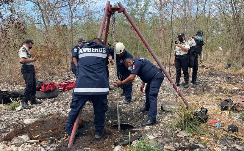 Rescatan a sujeto atrapado en el fondo de un pozo en el Periférico de Mérida