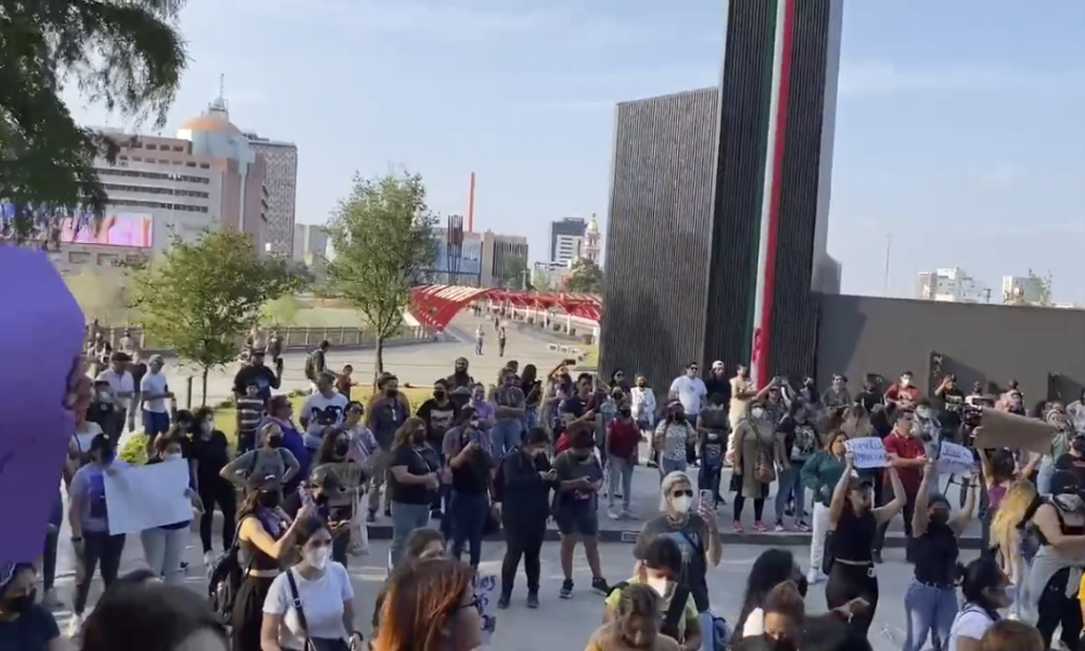 (VIDEO) “¡Nuevo León es feminicida!”: marchan en por Debanhi y las desaparecidas en el estado