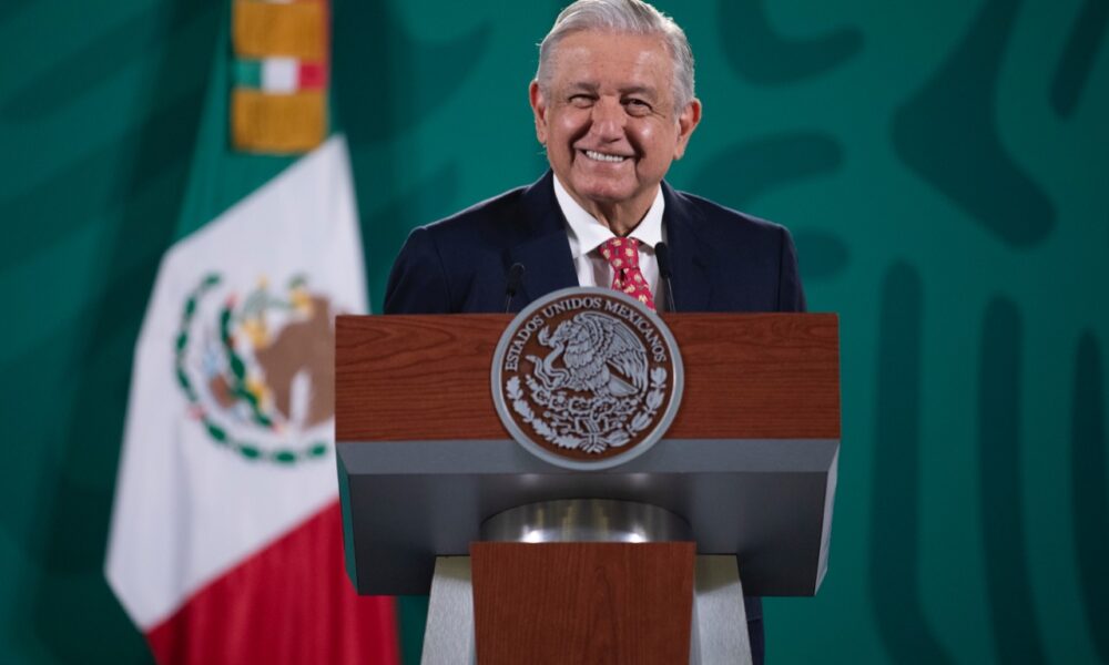 AMLO alcanza máximo de aprobación con 71% de aceptación, entre líderes mundiales