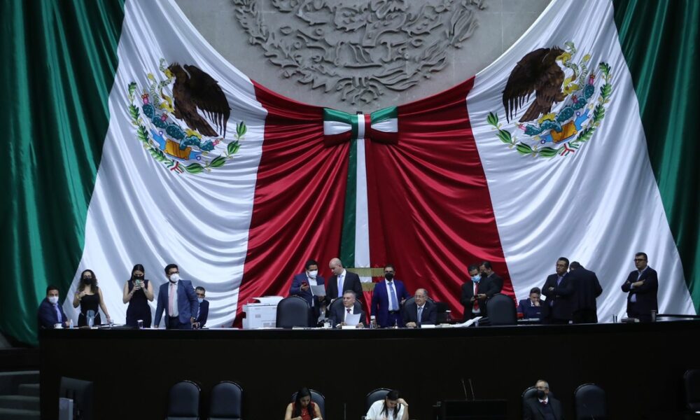 En comisiones, diputados aprueban en general la reforma eléctrica