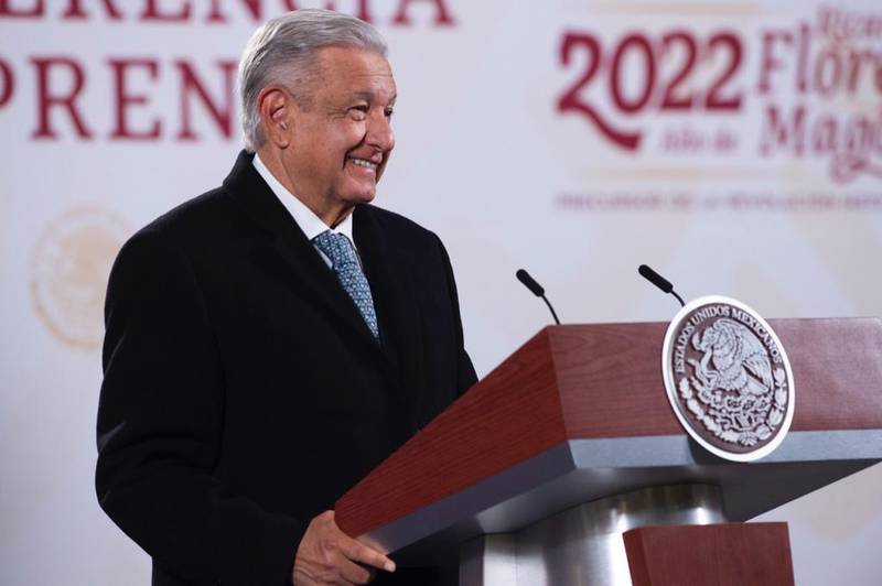 AMLO firma decreto de Vacaciones Dignas