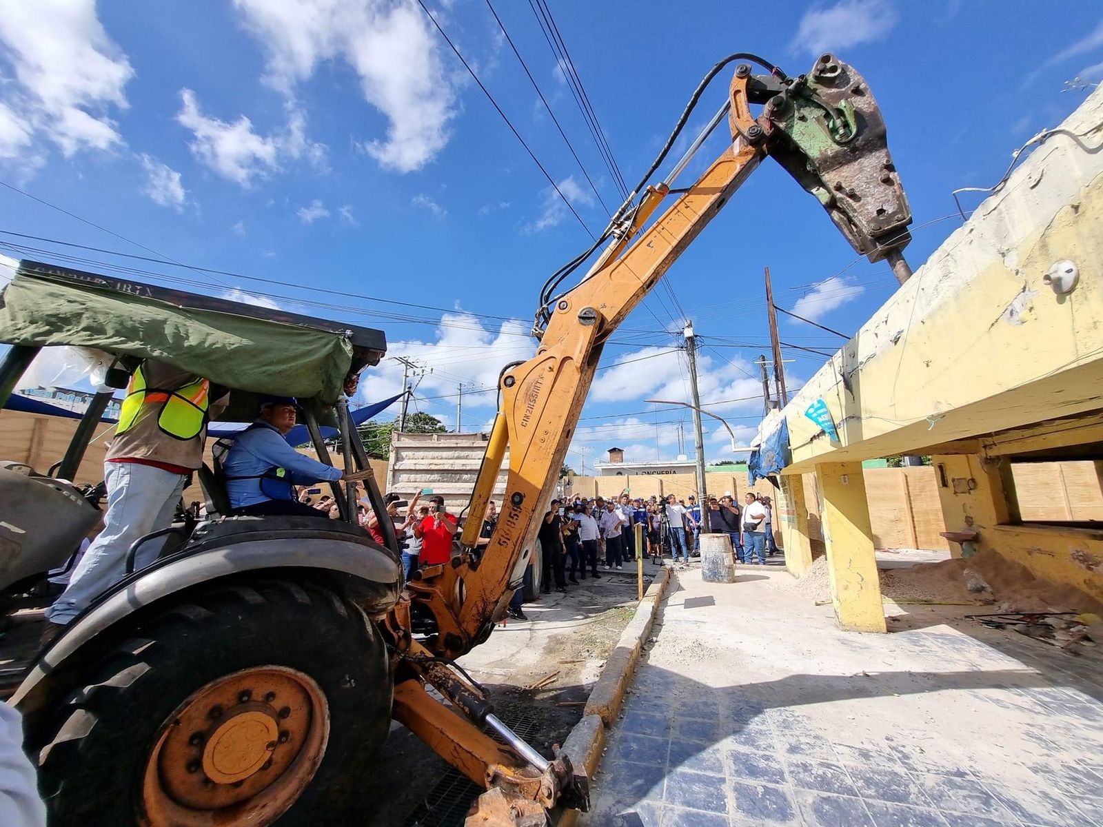 Comienza labores de renovación del mercado de Kanasín