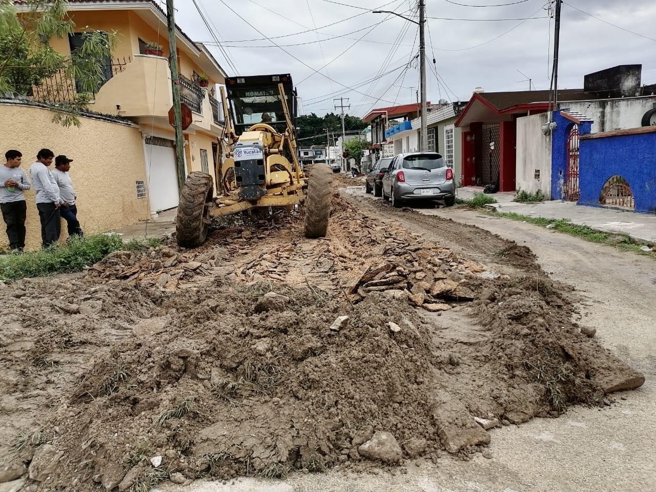 Continúan tapando baches hasta el 31 de diciembre en Kanasín