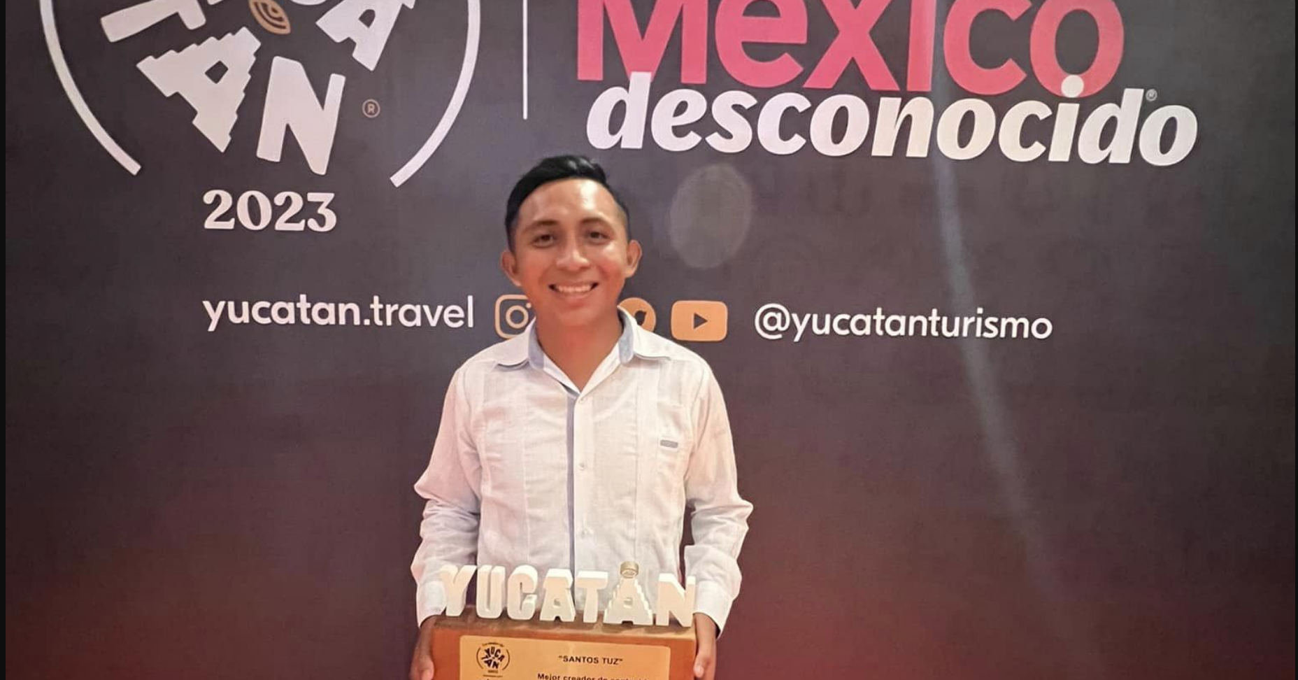 Santos Tuz recibe reconocimiento como mejor creador de contenido digital de Yucatán