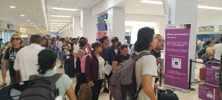Madre denuncia abuso cometido a su hijo con autismo en el aeropuerto de Mérida