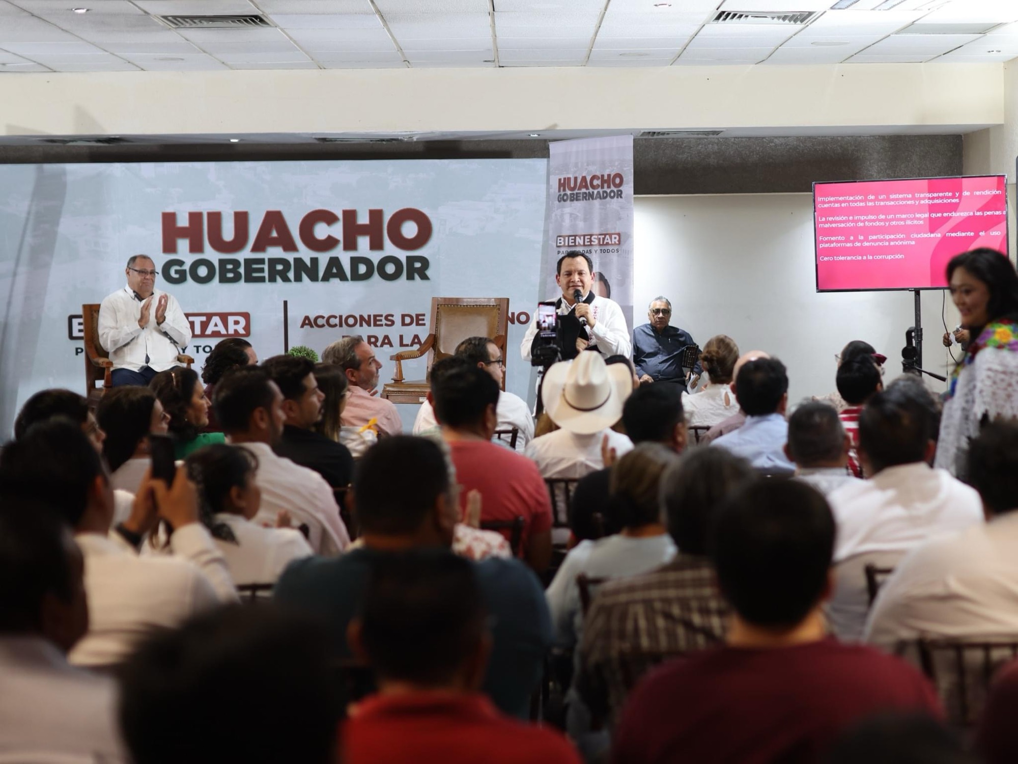 El candidato Joaquín Díaz presenta su Plan de Salud para Yucatán