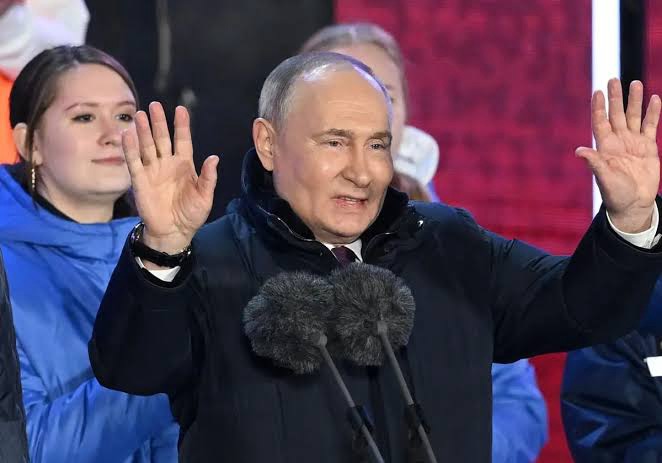 Putin gana elecciones presidenciales en Rusia