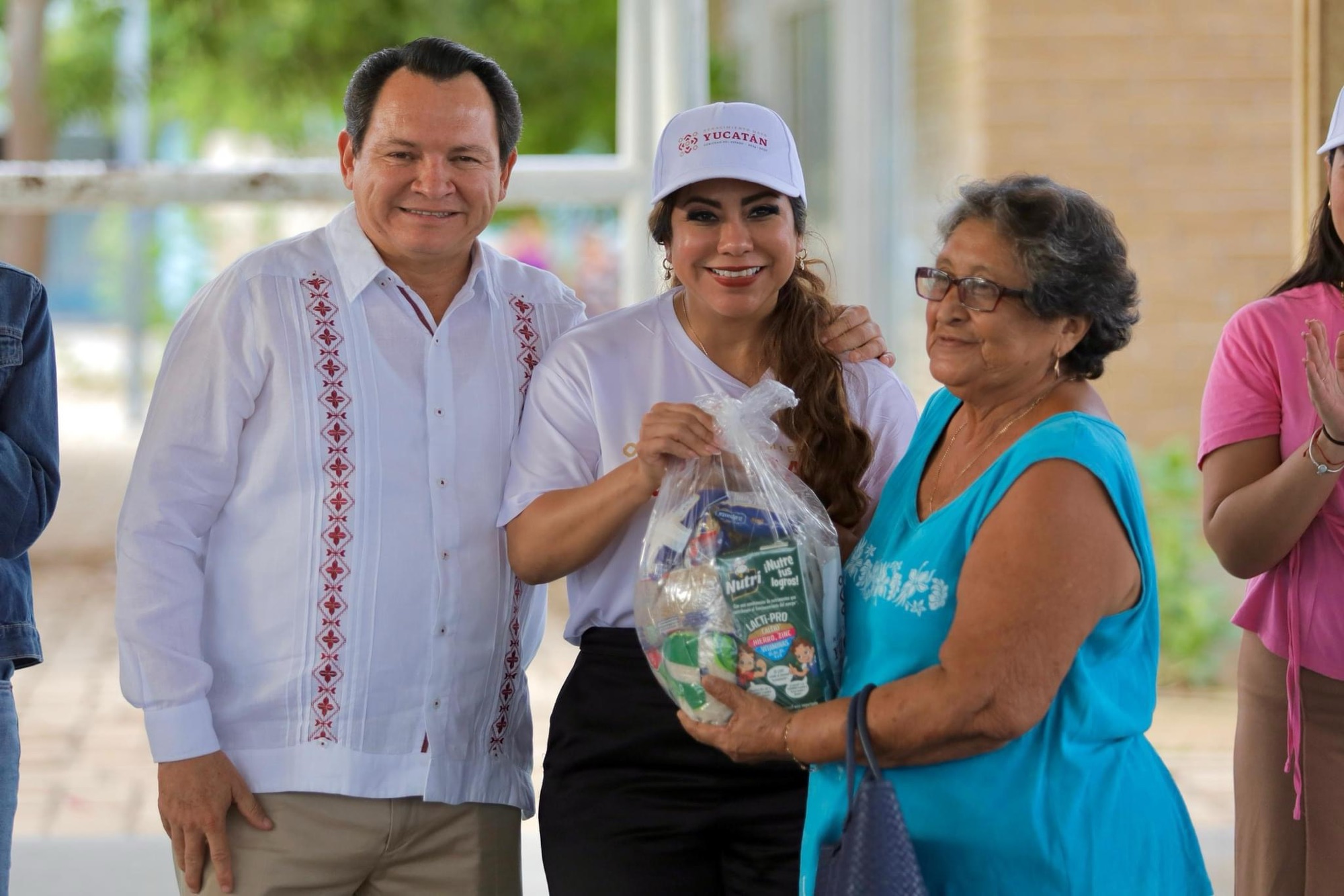 Huacho Díaz Mena Refuerza Apoyo Alimentario en los Puertos de Yucatán tras el Huracán Milton